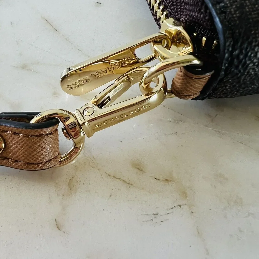 MICHAEL KORS Jet Set Travel Brown Acorn Flat MF Phone Case Zip Wallet Wristlet